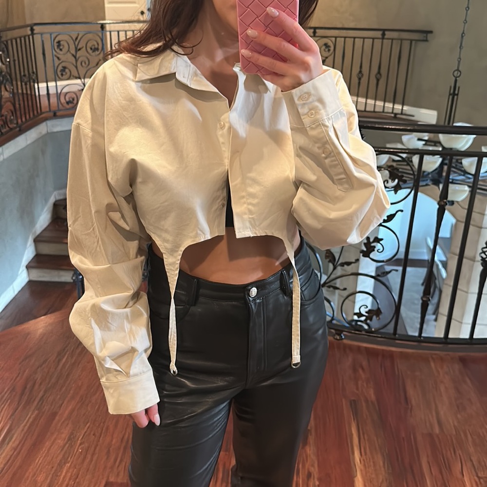 Lioness Venetian crop shirt